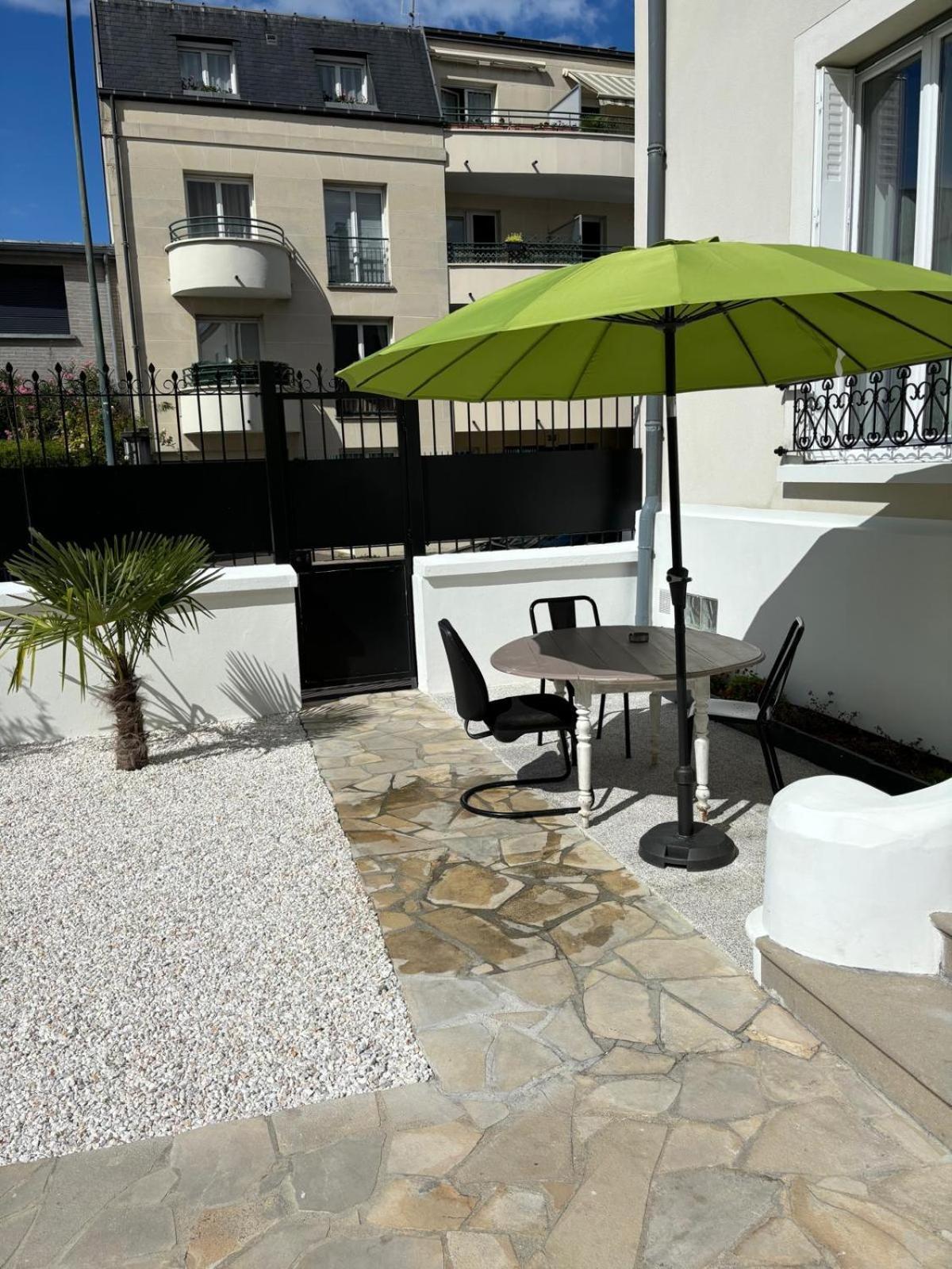 Appartement 2 Chambres Dans Une Belle Maison A Proximite De Paris Asnières Exterior foto